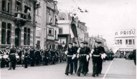 La garde au drapeau au dfil du 11 novembre 1958